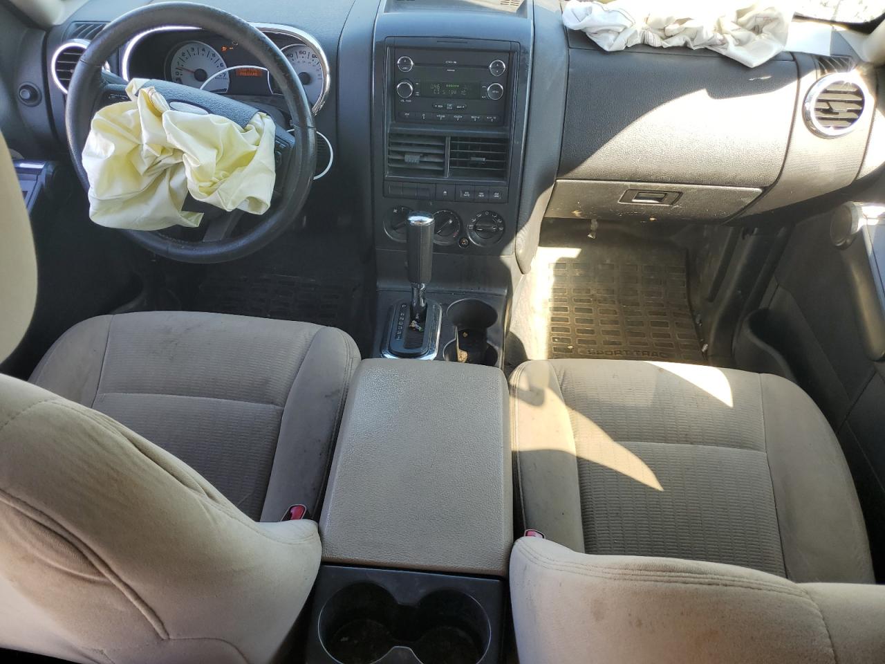 2008 Ford Explorer Sport Trac Xlt VIN: 1FMEU51E08UA17799 Lot: 81999835