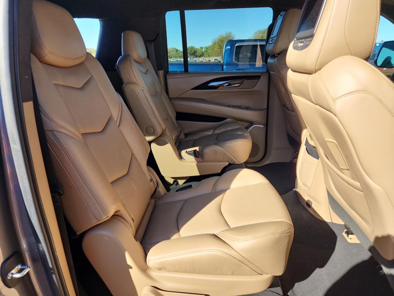 2019 Cadillac Escalade Esv Platinum VIN: 1GYS4KKJXKR147627 Lot: 82684515