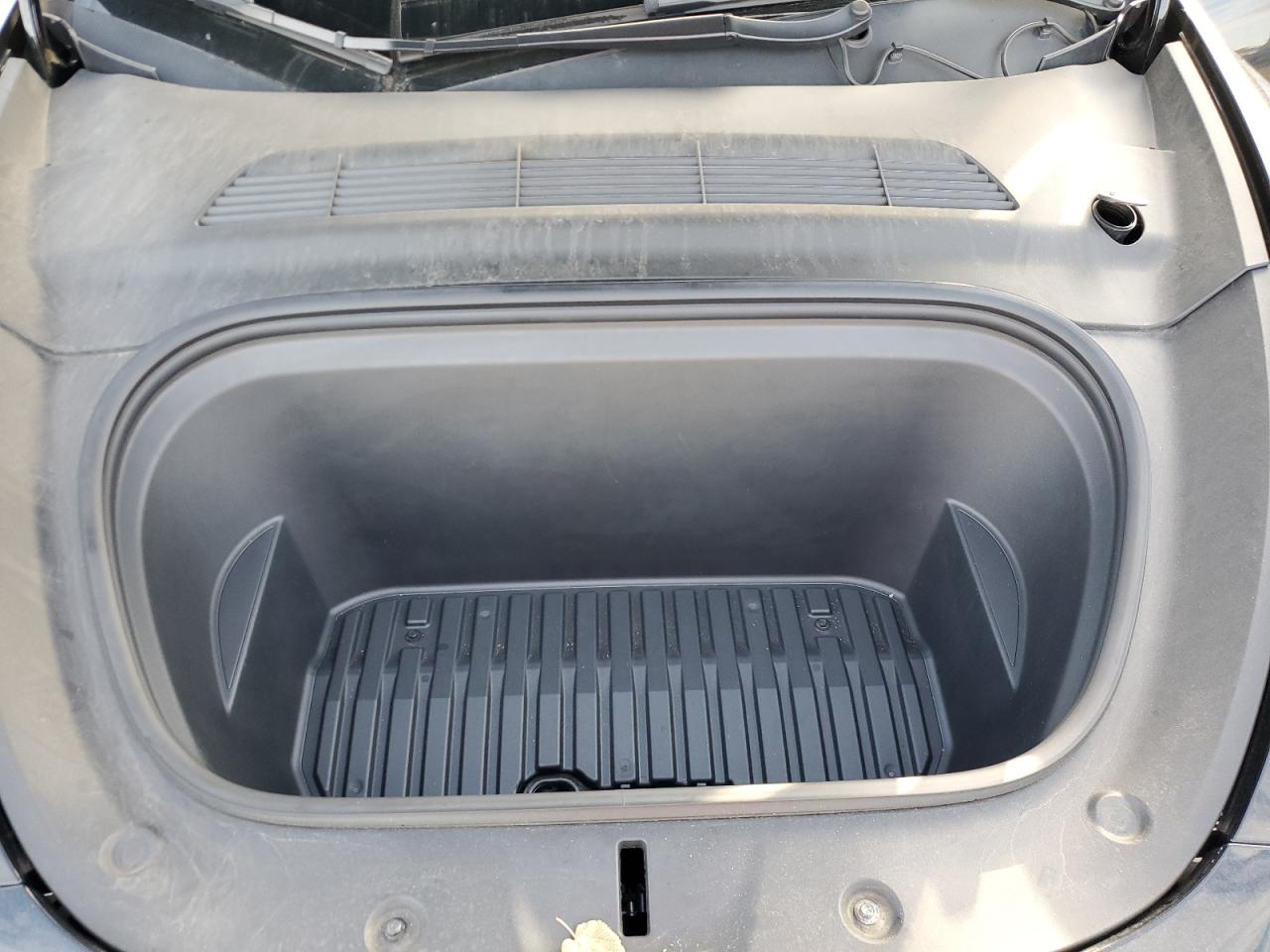 2022 Tesla Model Y VIN: 7SAYGDEE1NF339632 Lot: 85184075