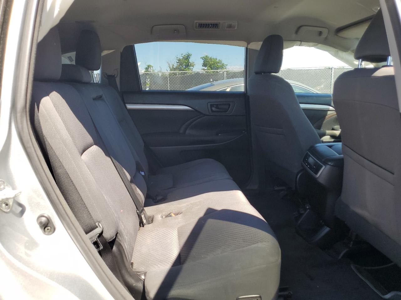 2018 Toyota Highlander Le VIN: 5TDZZRFH9JS238765 Lot: 86606025
