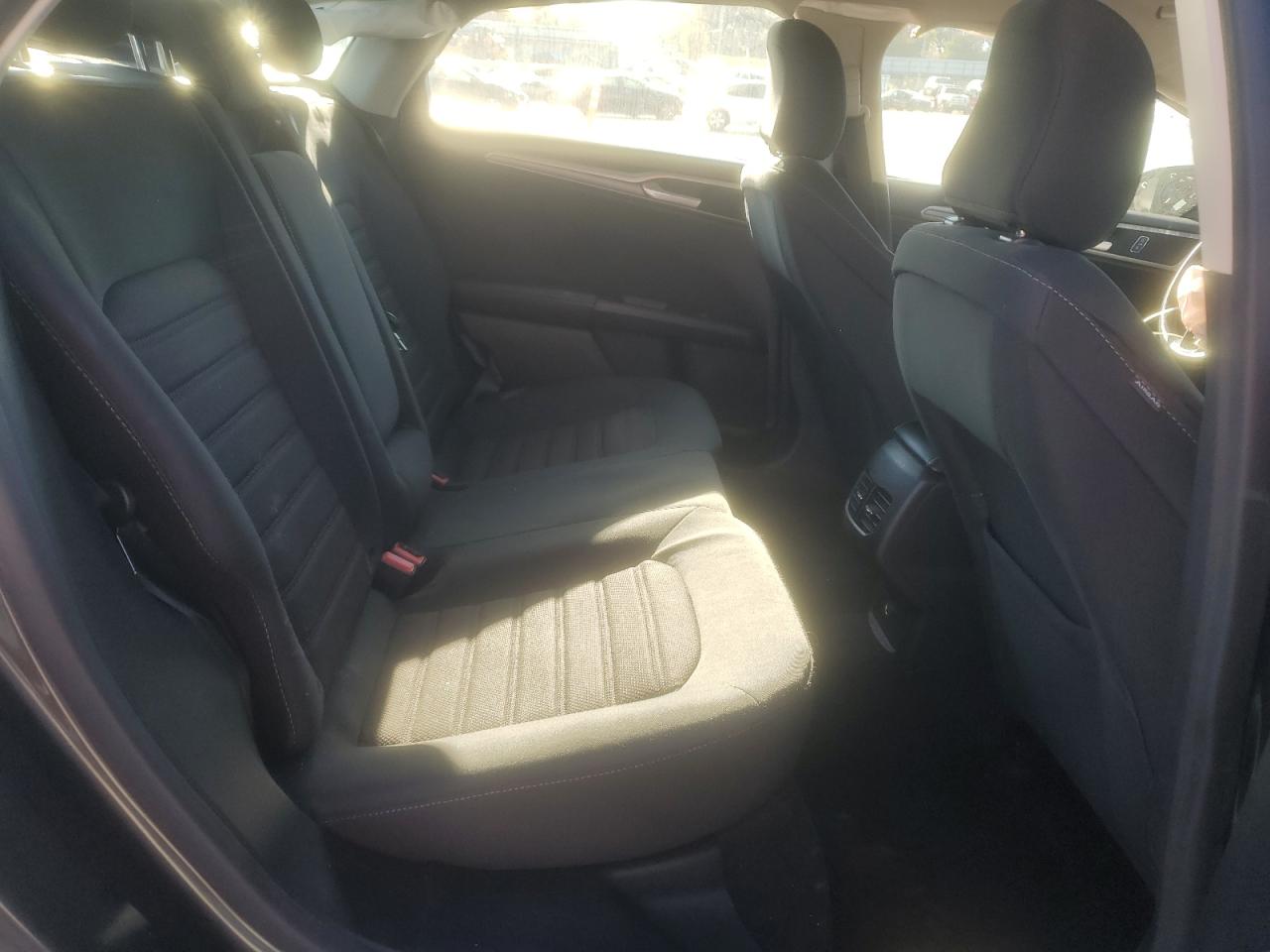 2020 Ford Fusion Se VIN: 3FA6P0LU9LR105957 Lot: 90898915