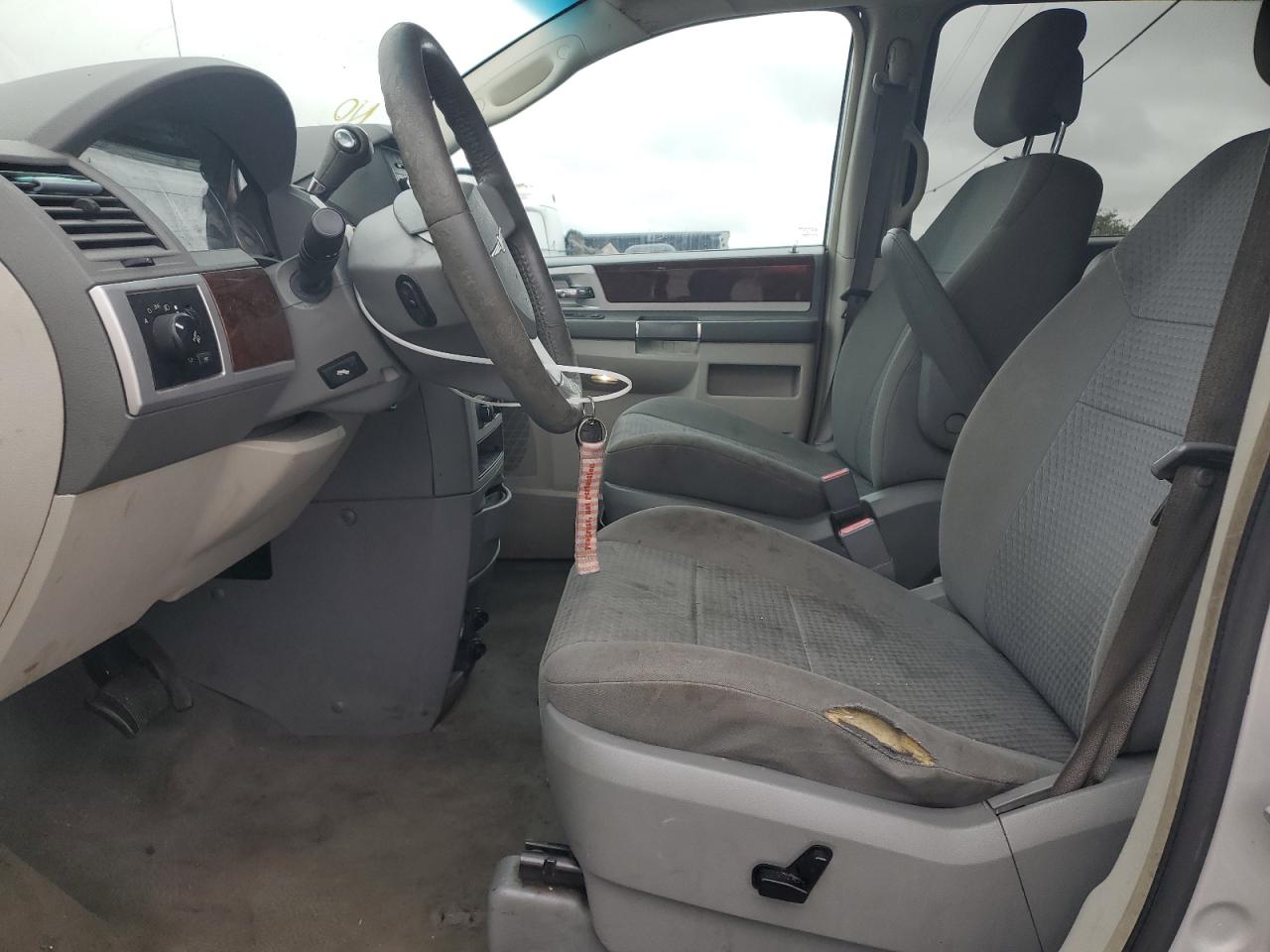 2010 Chrysler Town & Country Touring VIN: 2A4RR5D18AR450557 Lot: 90460425