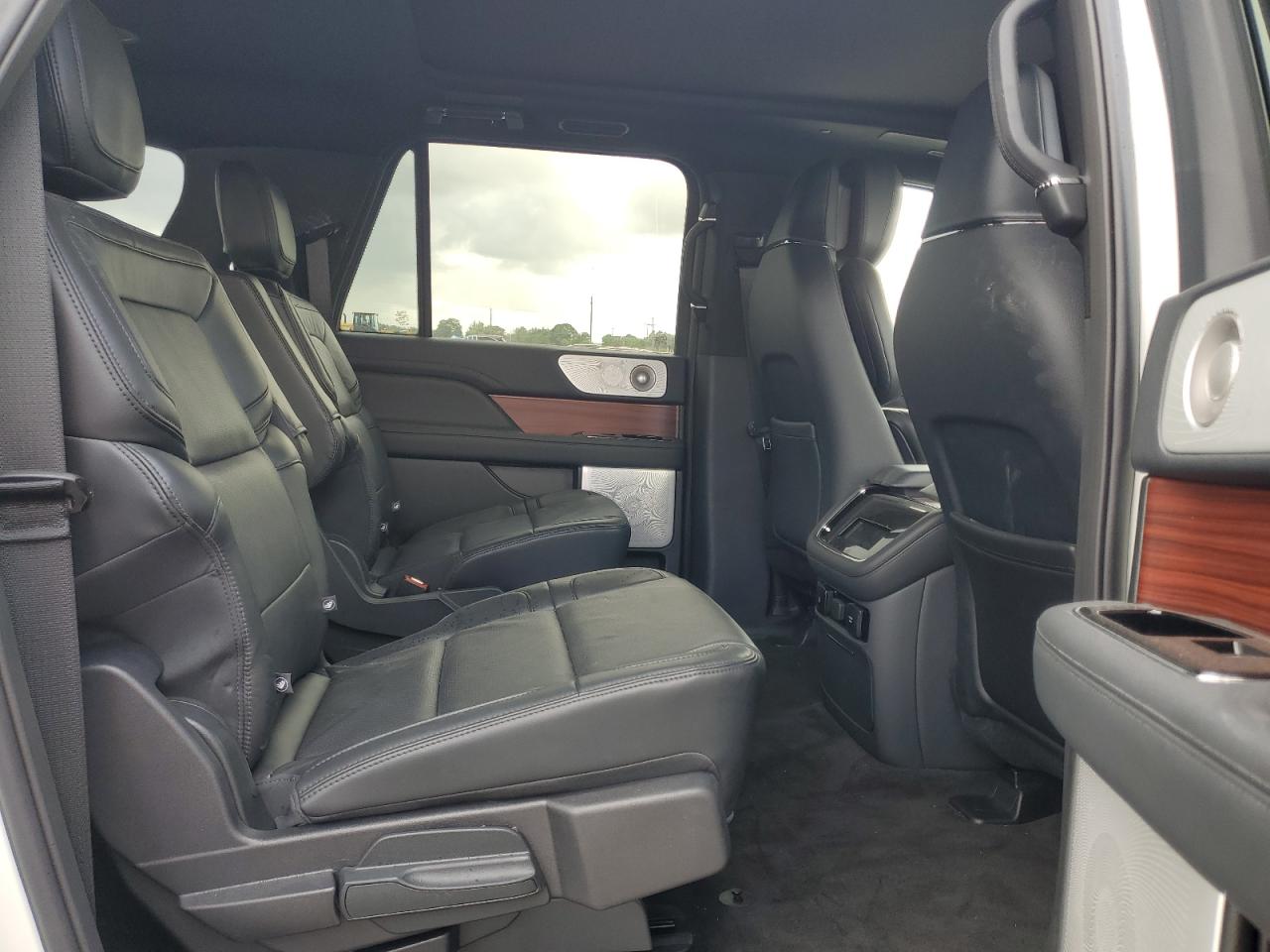 2024 Lincoln Navigator L Reserve VIN: 5LMJJ3LG8REL10966 Lot: 85755665