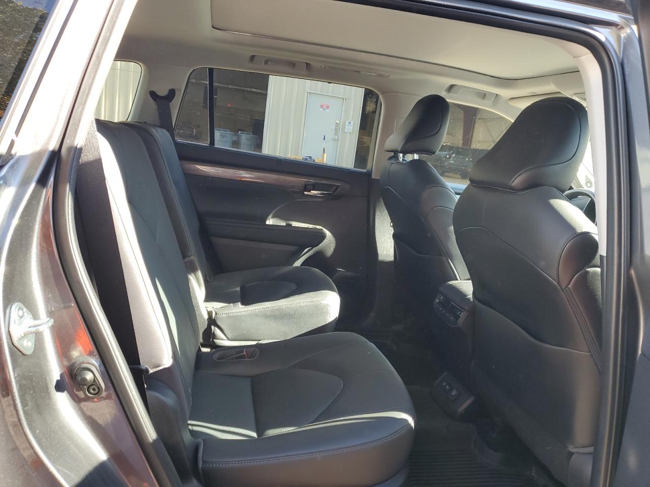 2021 Toyota Highlander Hybrid Platinum VIN: 5TDEBRCH8MS052999 Lot: 83905775