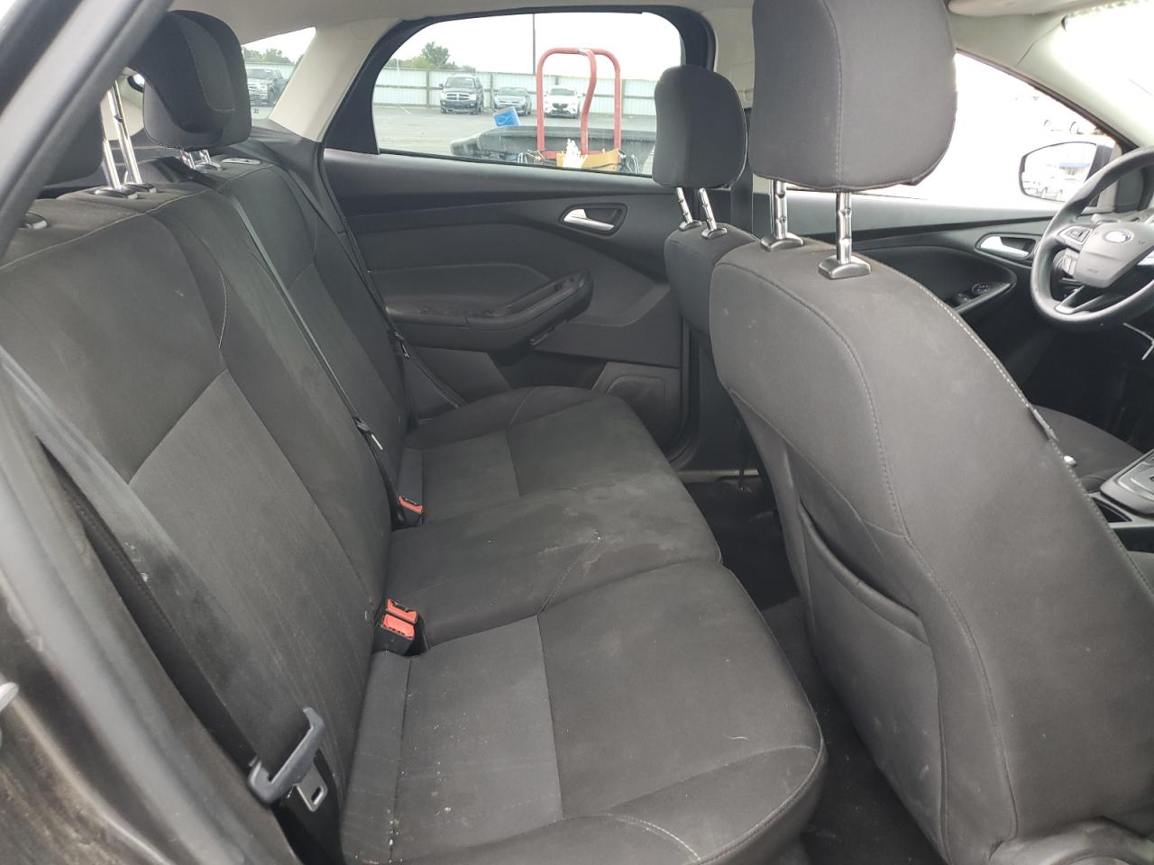 2015 Ford Focus Se VIN: 1FADP3K22FL294012 Lot: 84920825