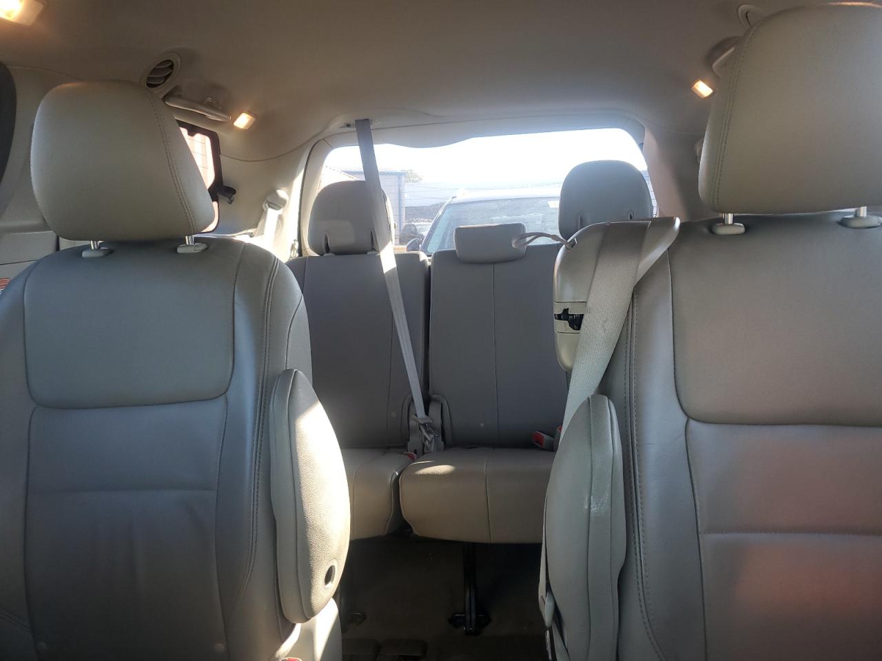 2015 Toyota Sienna Xle VIN: 5TDYK3DC2FS635861 Lot: 85832565