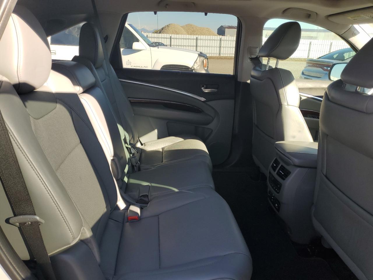 2015 Acura Mdx Advance VIN: 5FRYD4H80FB018550 Lot: 90492025