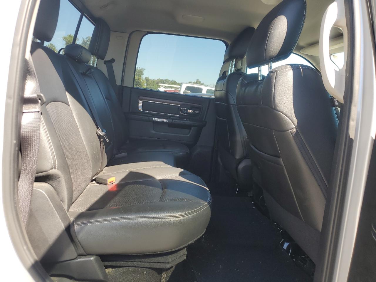 2015 Ram 1500 Laramie VIN: 1C6RR7NT5FS730886 Lot: 82410115