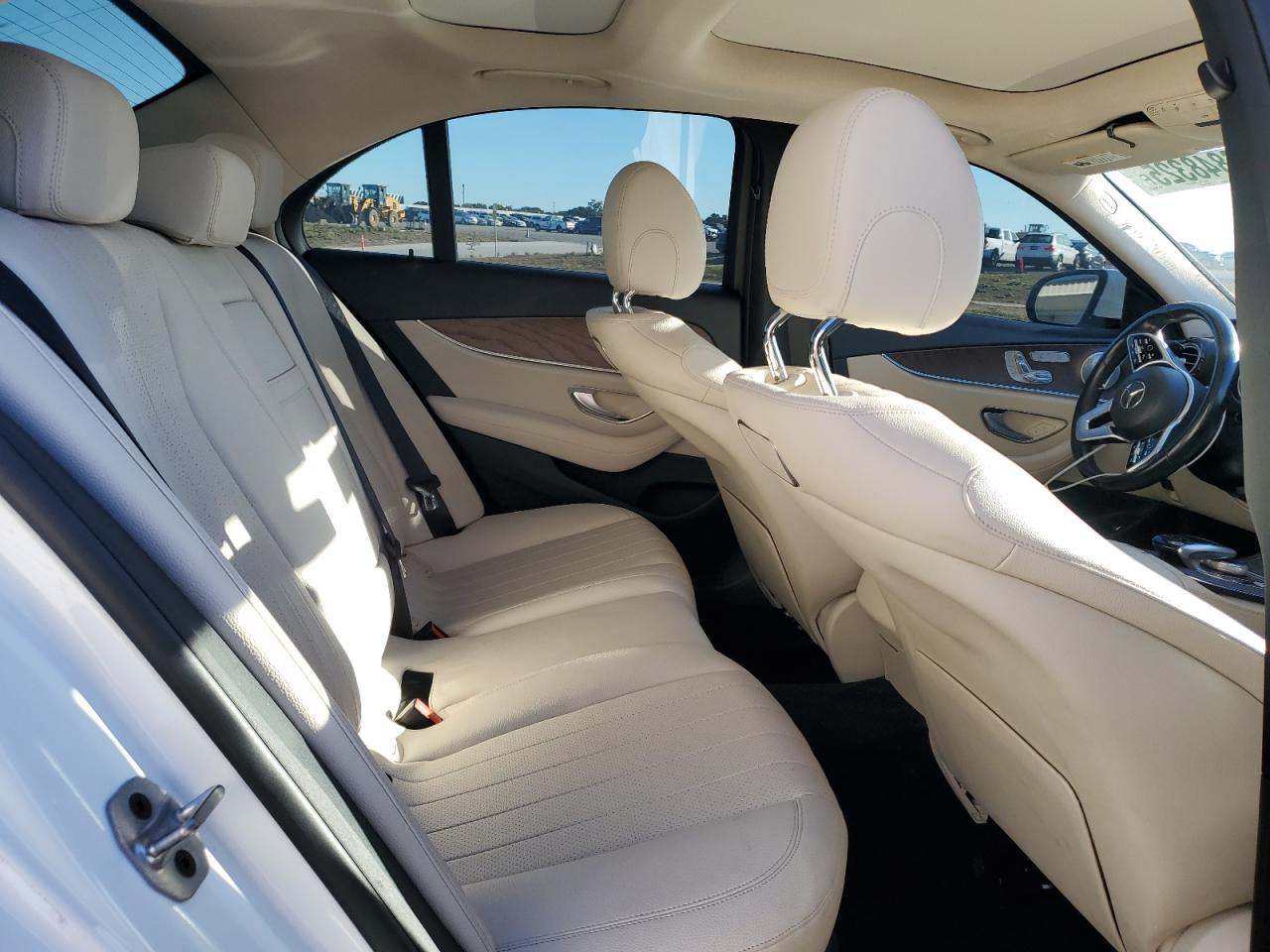 V (W213, S213, C238) V (W213, S213, C238)