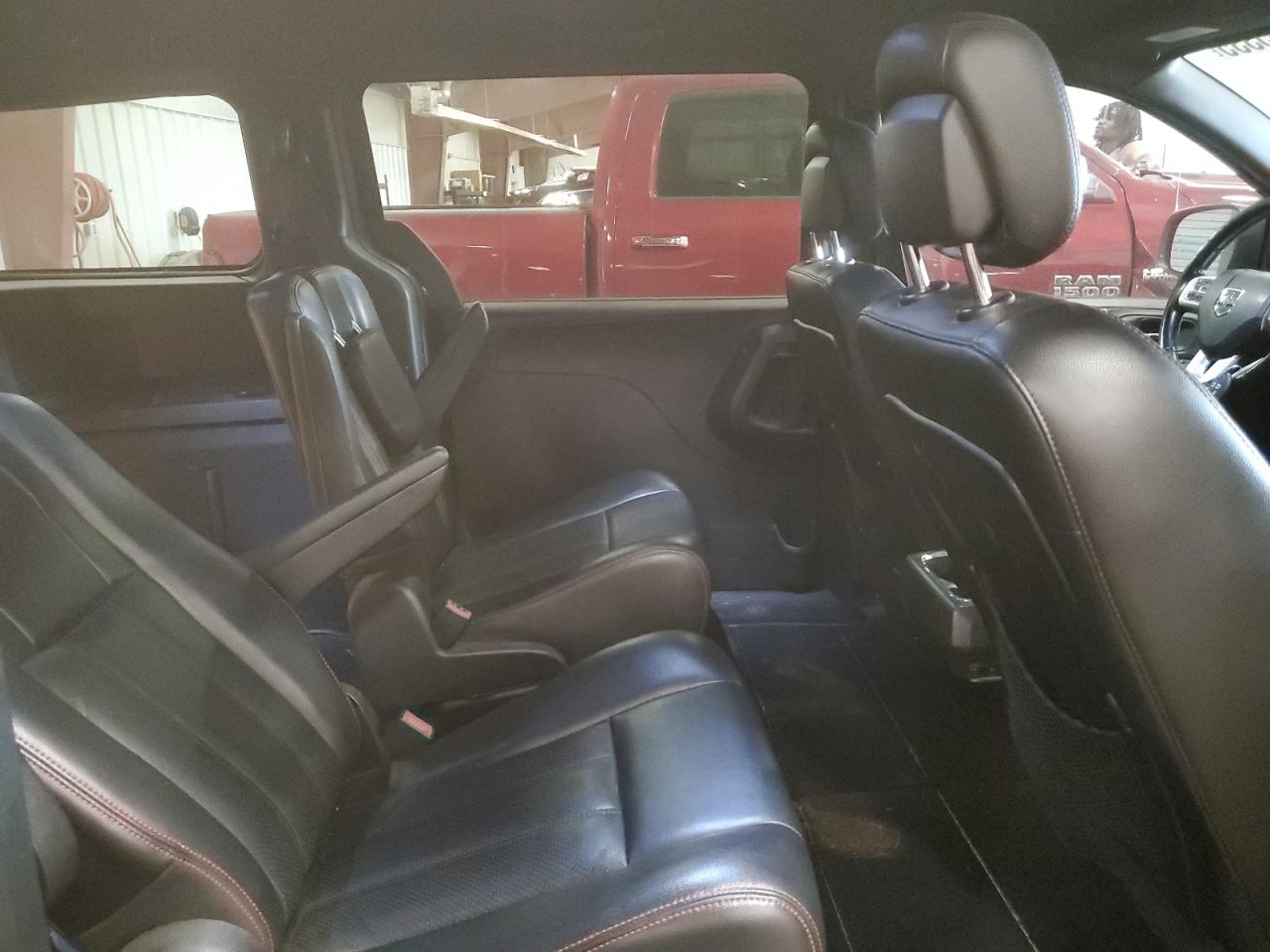 2011 Dodge Grand Caravan R/T VIN: 2D4RN7DG1BR741875 Lot: 81955335