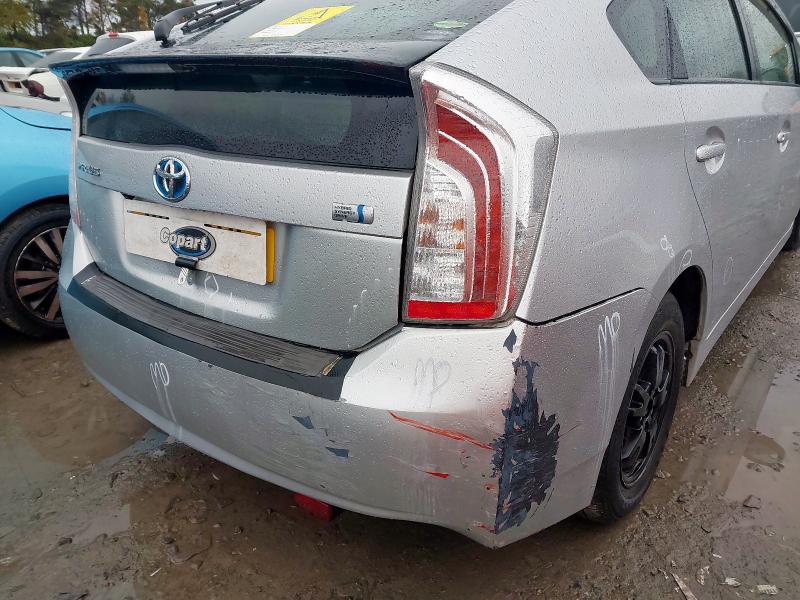 2013 TOYOTA PRIUS HYBRID 