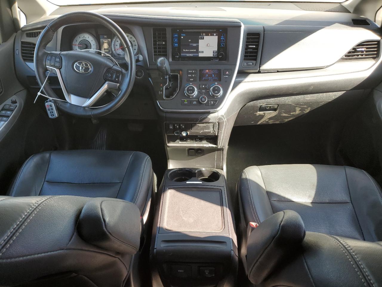 2016 Toyota Sienna Se VIN: 5TDXK3DC3GS762146 Lot: 84896105