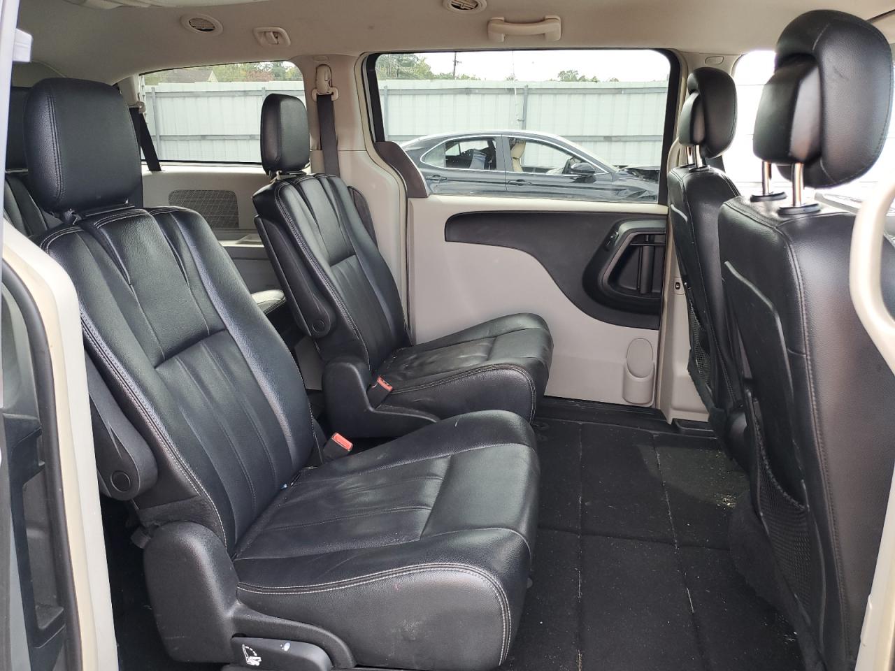 2015 Chrysler Town & Country Touring VIN: 2C4RC1BG2FR595723 Lot: 82221115