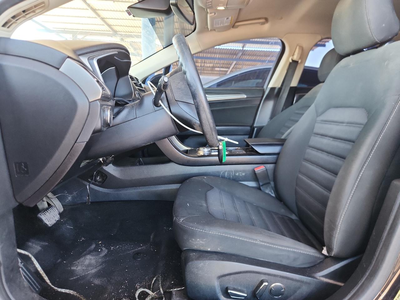 2019 Ford Fusion Se VIN: 3FA6P0LU9KR121221 Lot: 90302465