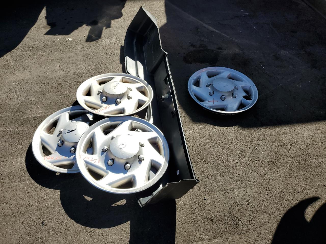 2001 Chevrolet Silverado K2500 Heavy Duty VIN: 1GBHK24131E299309 Lot: 81917985