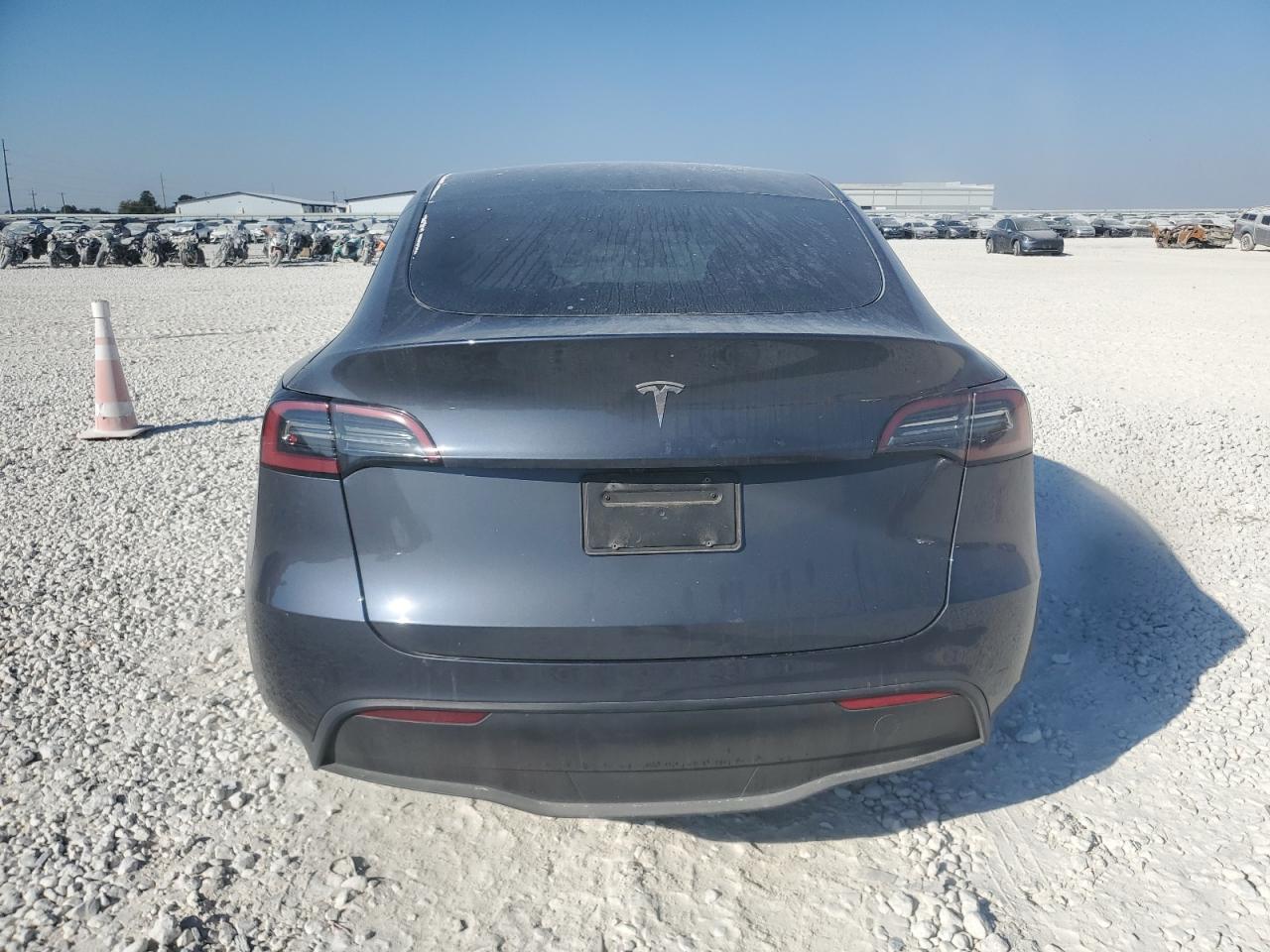 2023 Tesla Model Y VIN: 7SAYGDED9PF947604 Lot: 82488515