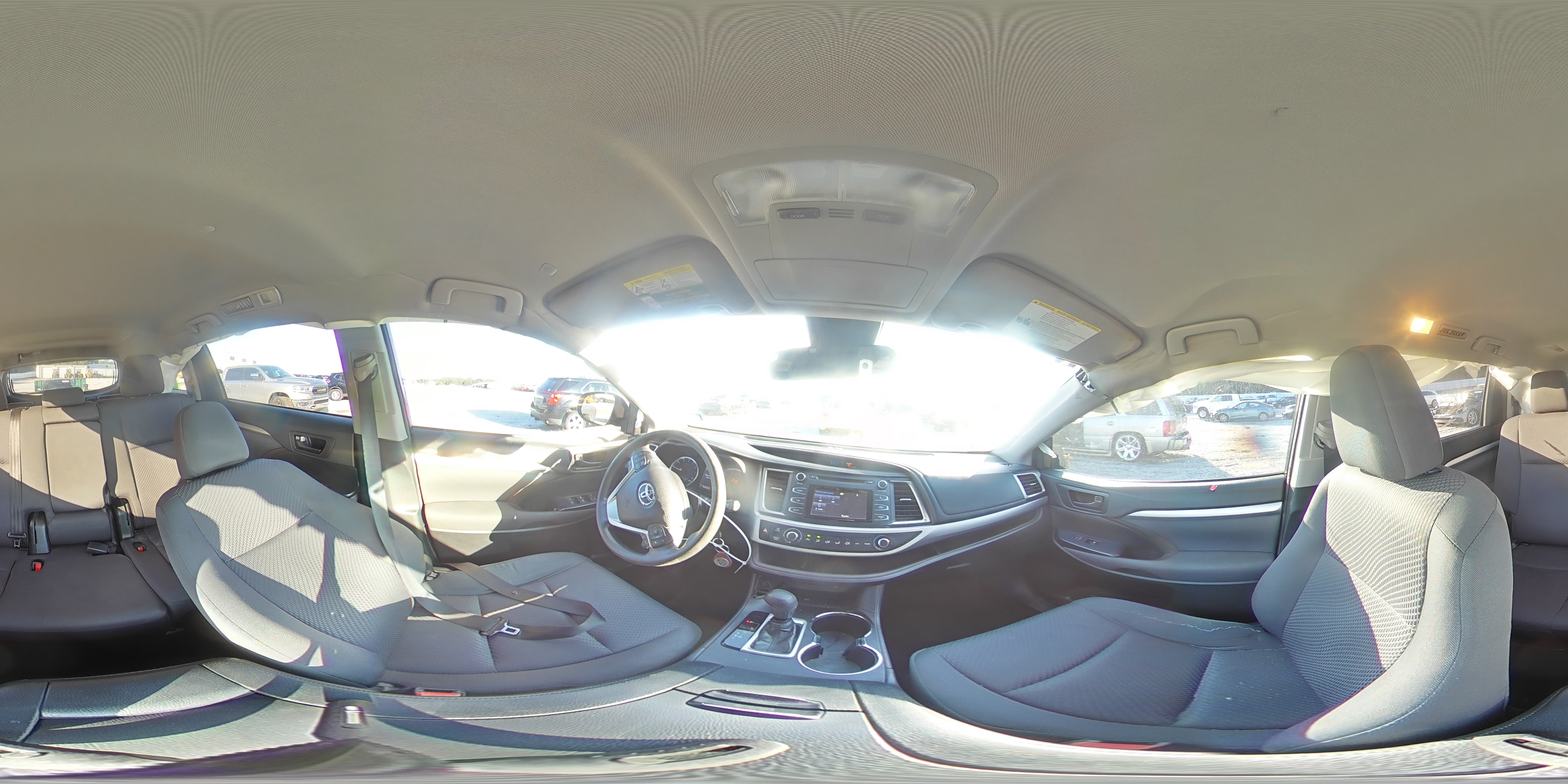 2018 Toyota Highlander Le VIN: 5TDZARFH3JS040562 Lot: 82338505