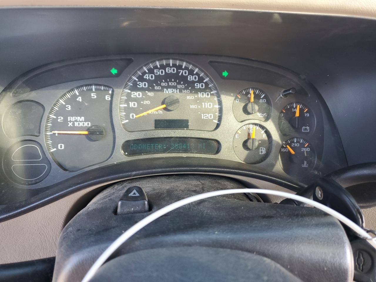 2004 Chevrolet Tahoe K1500 VIN: 1GNEK13Z14J153736 Lot: 82734475