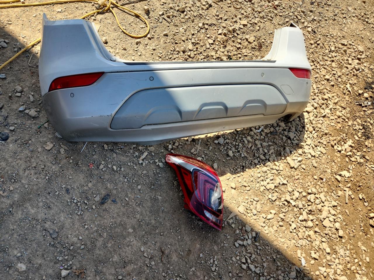 2019 Buick Encore Essence VIN: KL4CJGSM4KB746617 Lot: 85125585