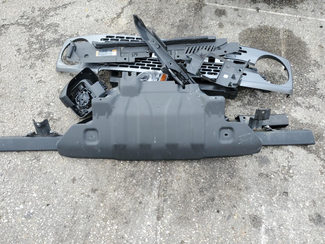 2024 Ford Bronco Badlands VIN: 1FMEE9BP0RLB13573 Lot: 89613175