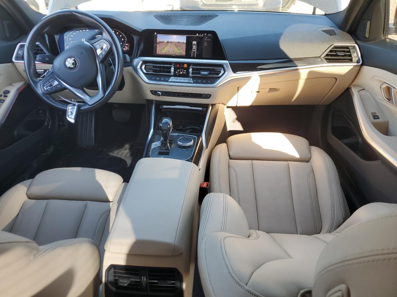 Фото: WBA5R1C55KFH17146