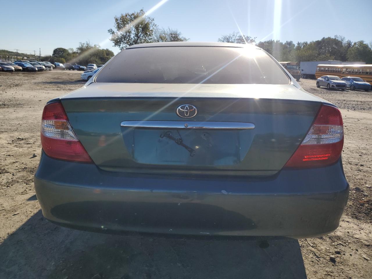 2004 Toyota Camry Le VIN: 4T1BE30K04U354138 Lot: 82225555