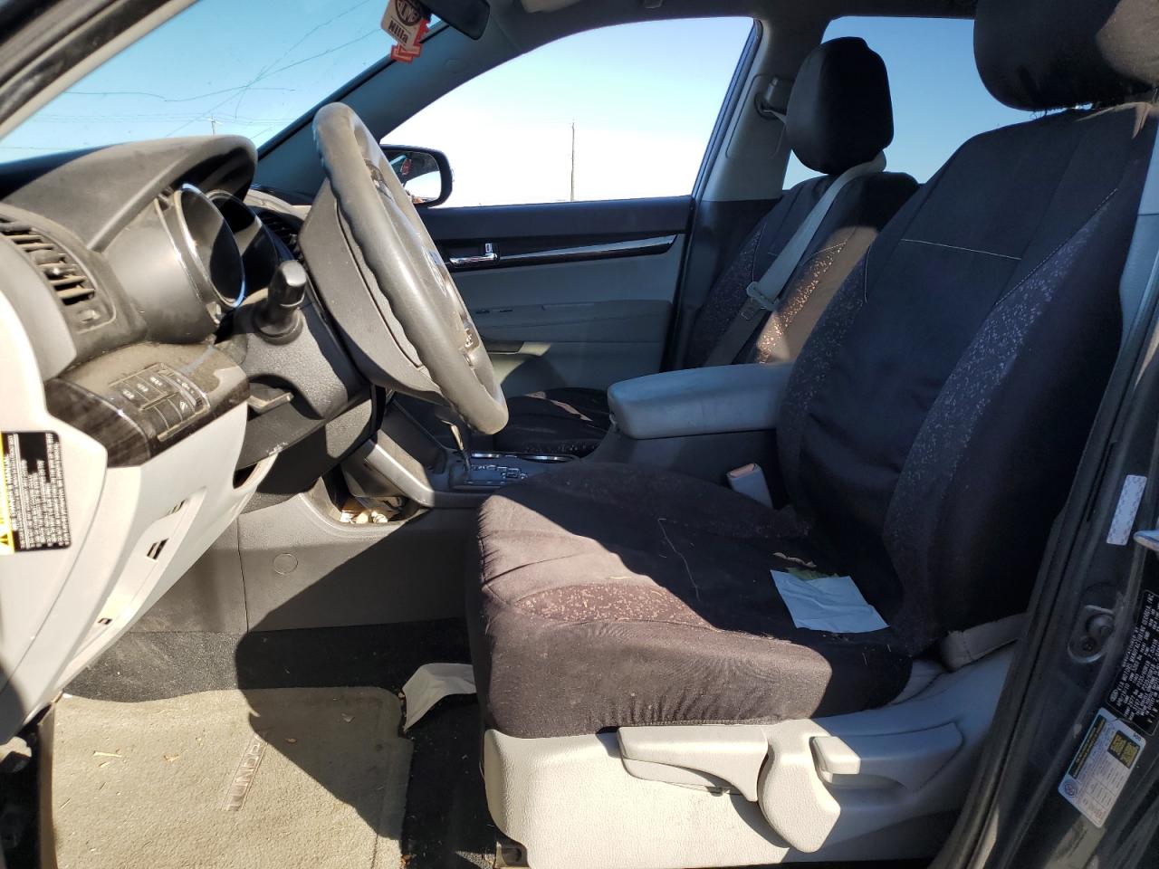 2011 Kia Sorento Base VIN: 5XYKT4A25BG050137 Lot: 82247115