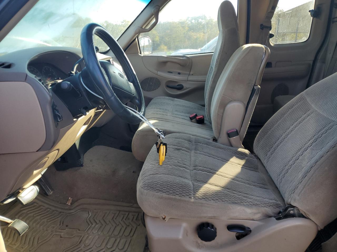 1998 Ford F150 VIN: 1FTZX1760WNB30598 Lot: 82669755