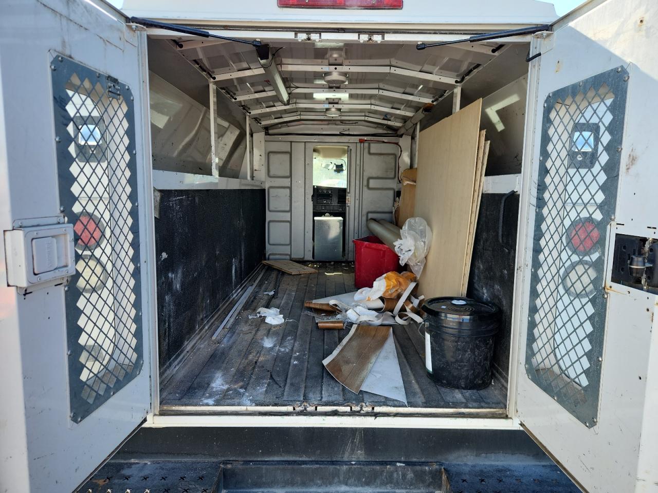 2017 Chevrolet Express Utility / Service Truck VIN: 1GB0GRFG3H1103668 Lot: 90020885