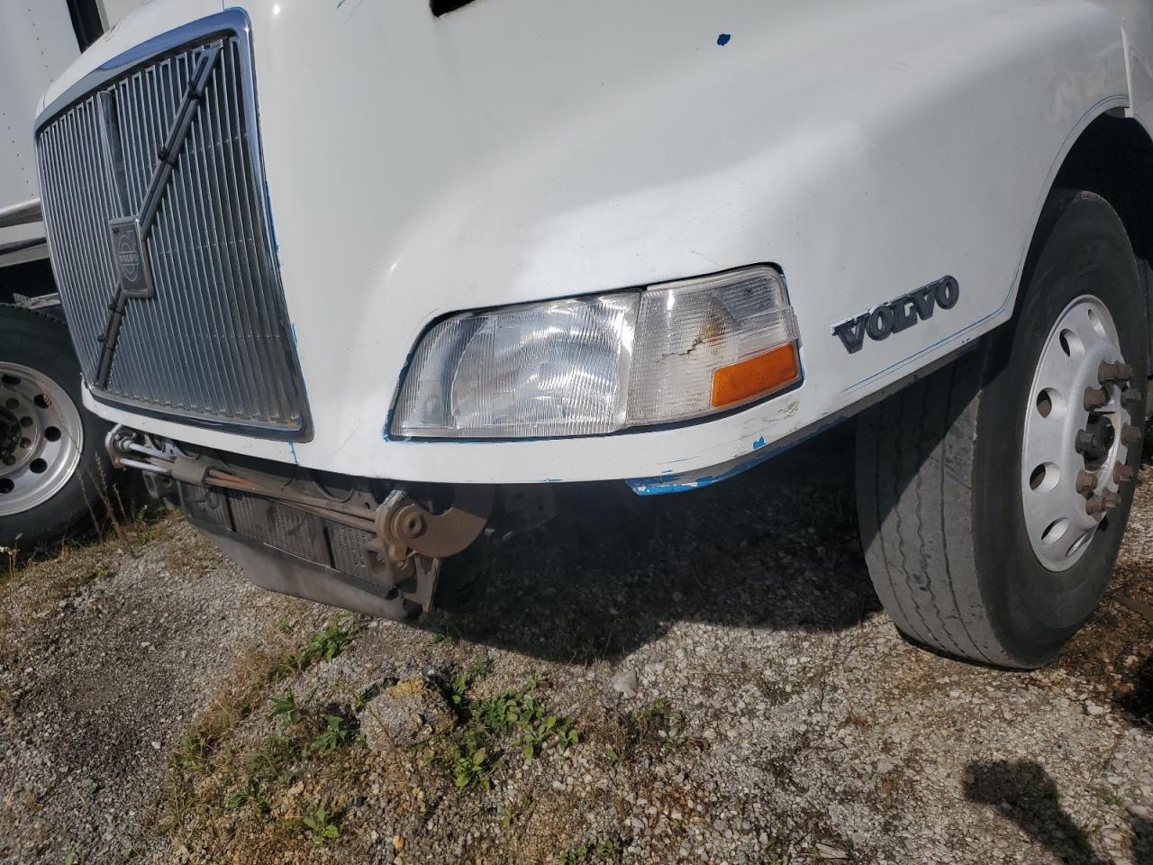 2002 Volvo Vnl Semi Truck VIN: 4V4NC9GG42N335888 Lot: 84463545