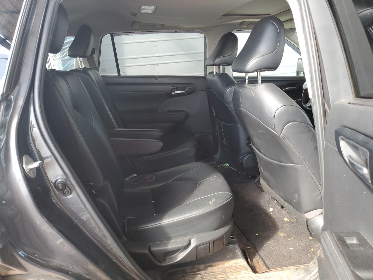 2023 Toyota Highlander L VIN: 5TDKDRBH5PS025049 Lot: 82354425