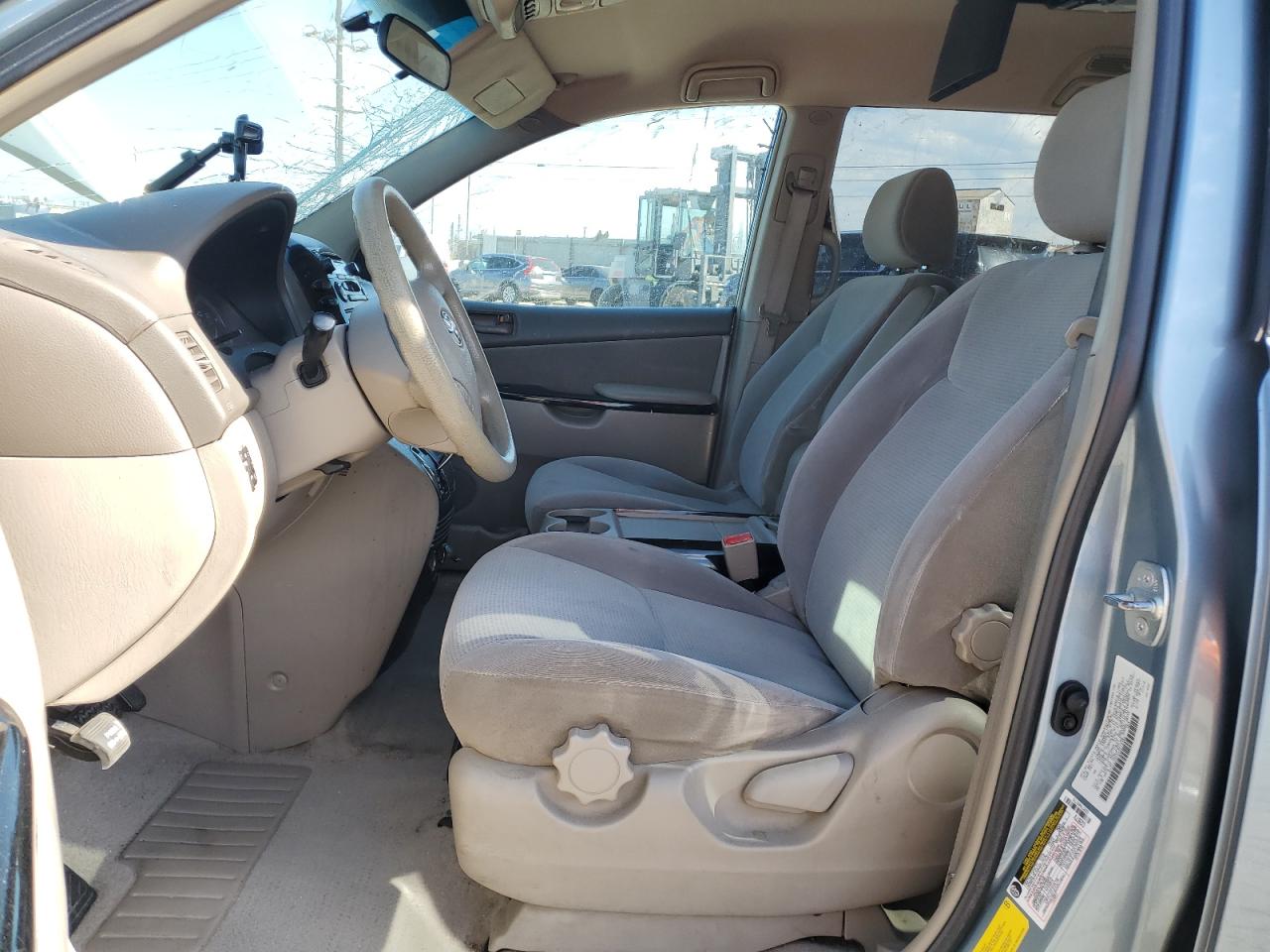 2004 Toyota Sienna Ce VIN: 5TDZA23C24S218465 Lot: 82335595