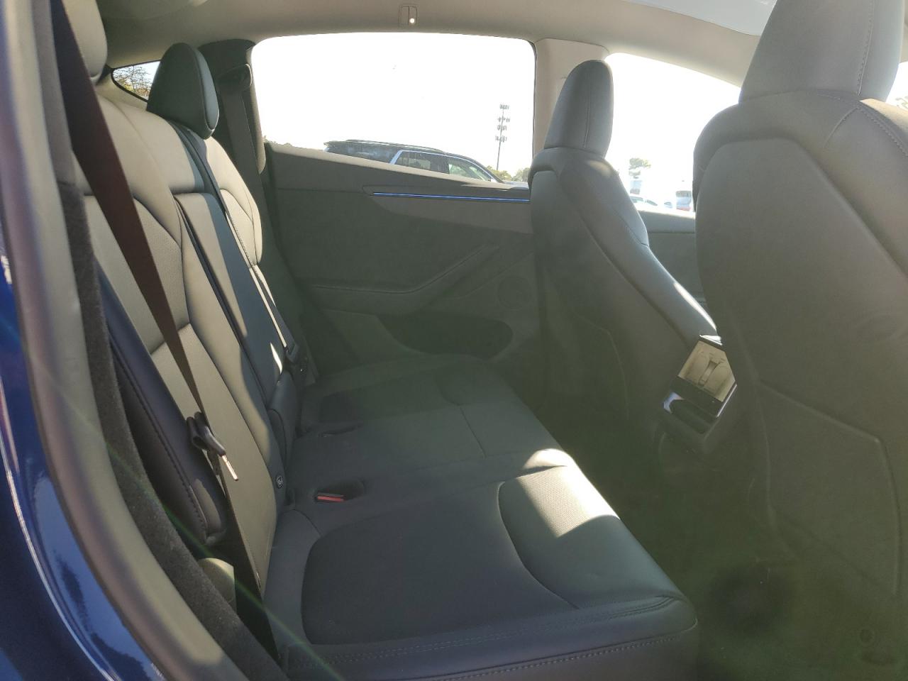 2026 Tesla Model Y VIN: 7SAYGDEE3TA440438 Lot: 81995875