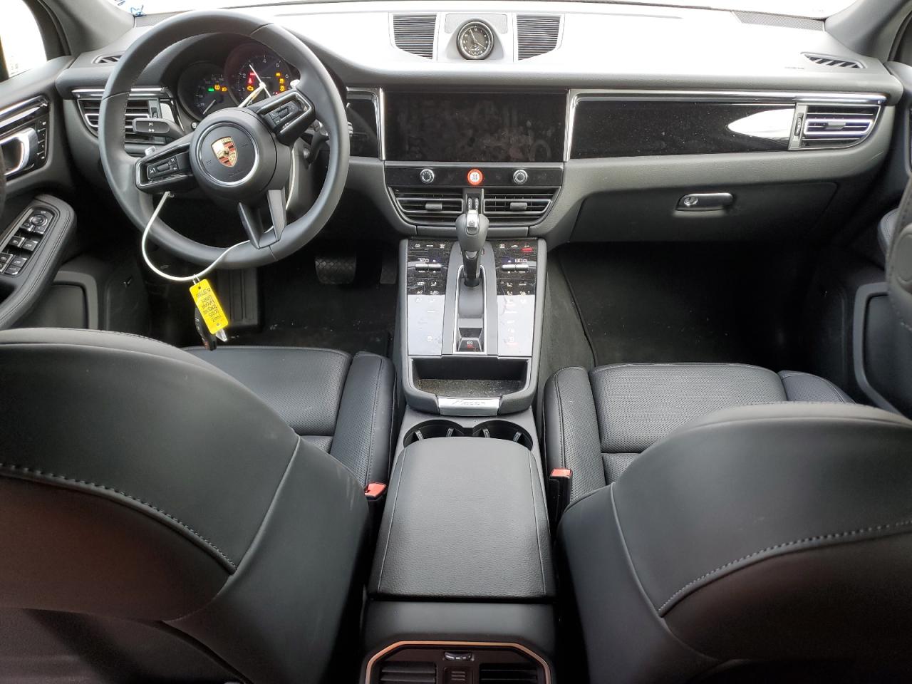 2025 Porsche Macan Base VIN: WP1AA2A54SLB13733 Lot: 90637545