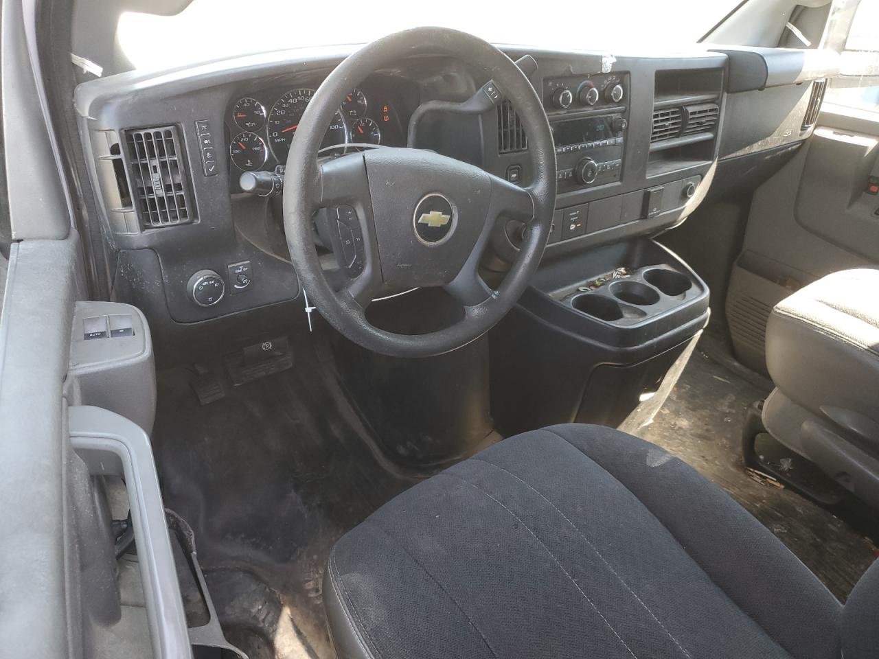 2018 Chevrolet Express G2500 VIN: 1GCWGAFG4J1906132 Lot: 84757585