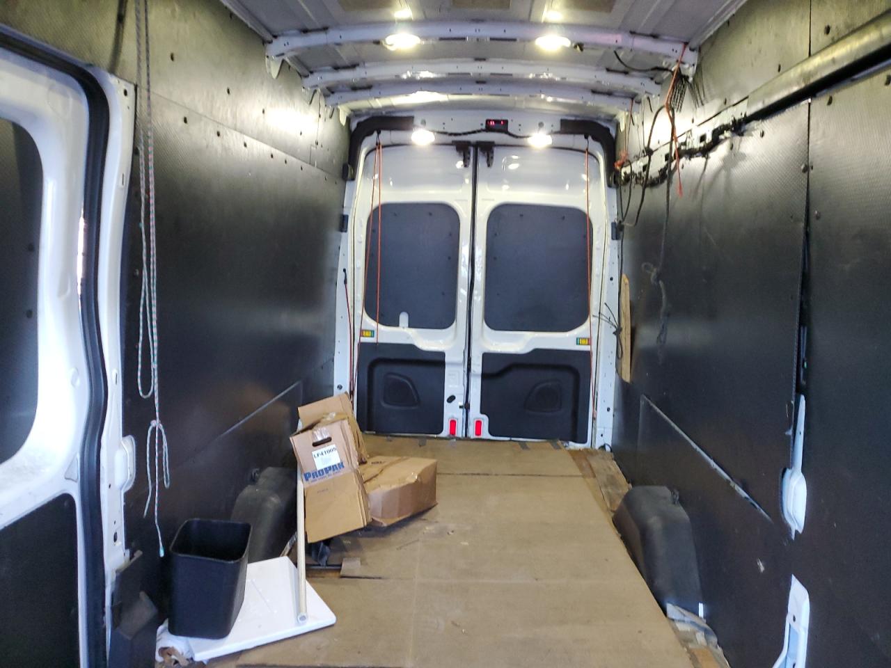 2017 Ford Transit T-250 Delivery Van VIN: 1FTYR3XG8HKA86137 Lot: 90685925