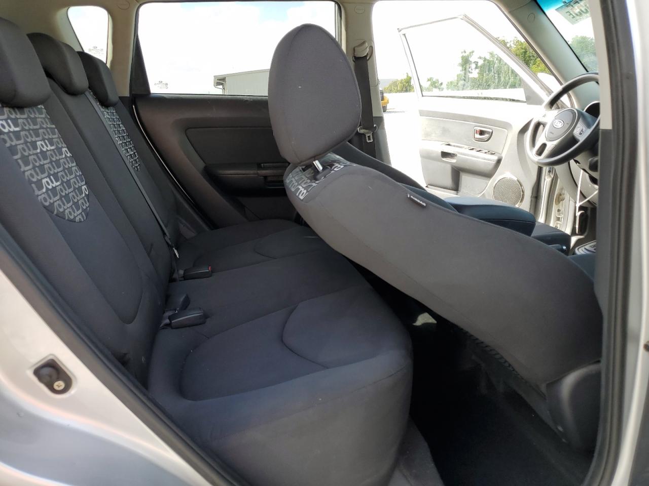 2010 Kia Soul + VIN: KNDJT2A21A7701985 Lot: 85848555