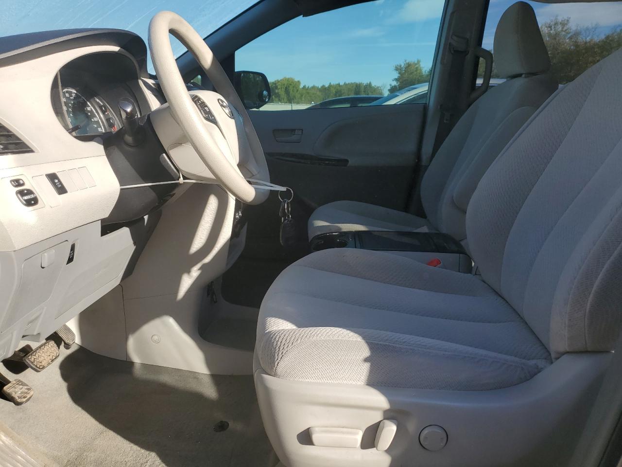 2014 Toyota Sienna Le VIN: 5TDKK3DC6ES428913 Lot: 83760265