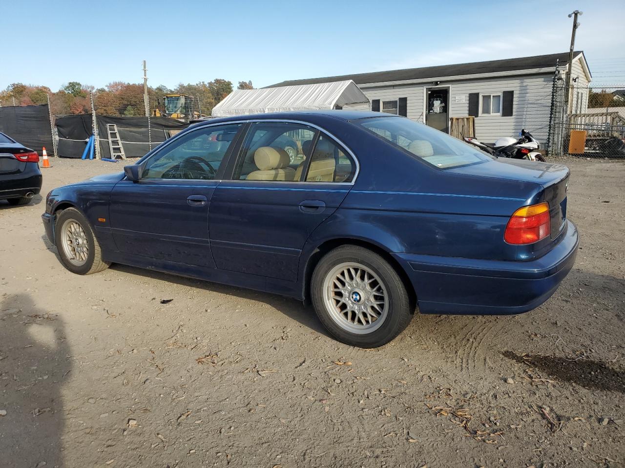 Фото: WBADM6333XBY29137