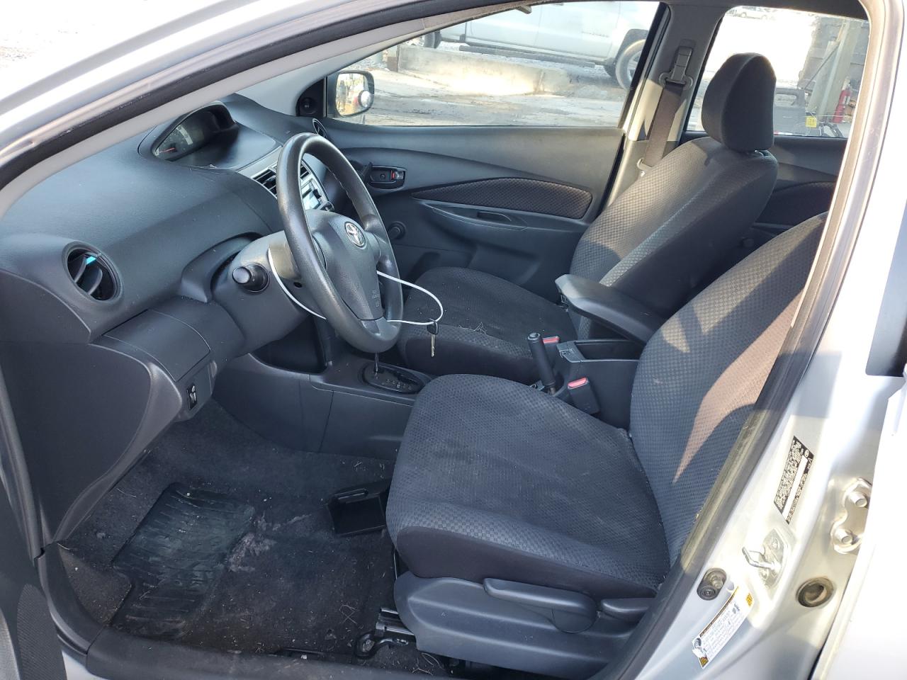 2007 Toyota Yaris VIN: JTDBT923571044026 Lot: 82457335