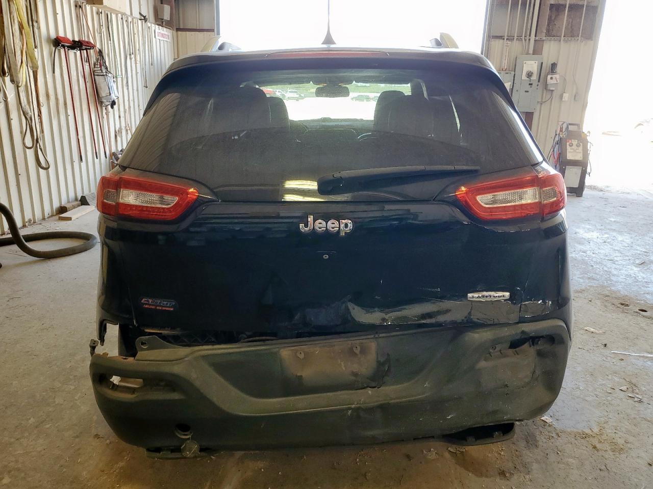 2018 Jeep Cherokee Latitude Plus VIN: 1C4PJLLB9JD551712 Lot: 82367525