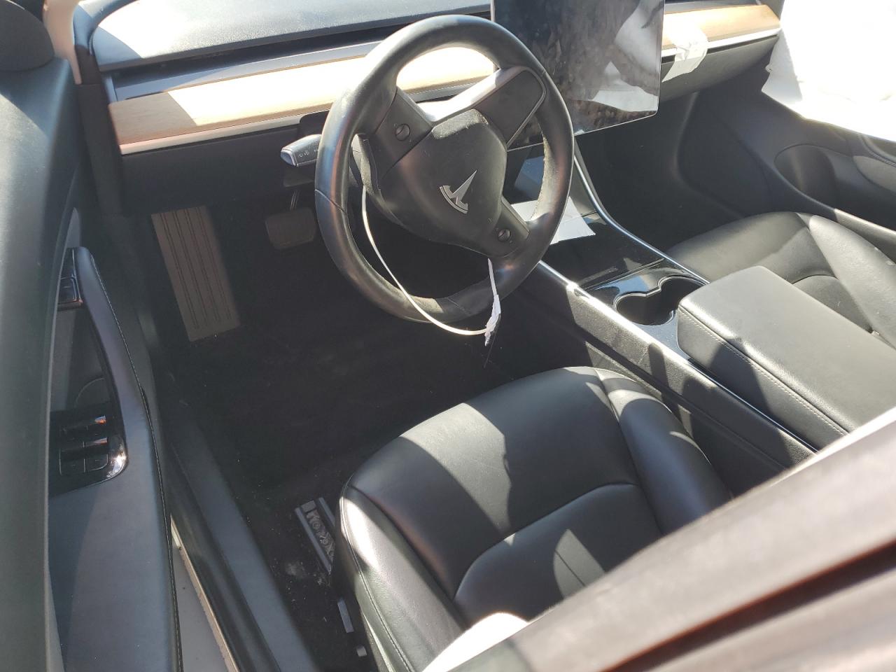 2018 Tesla Model 3 VIN: 5YJ3E1EA1JF164737 Lot: 82320005