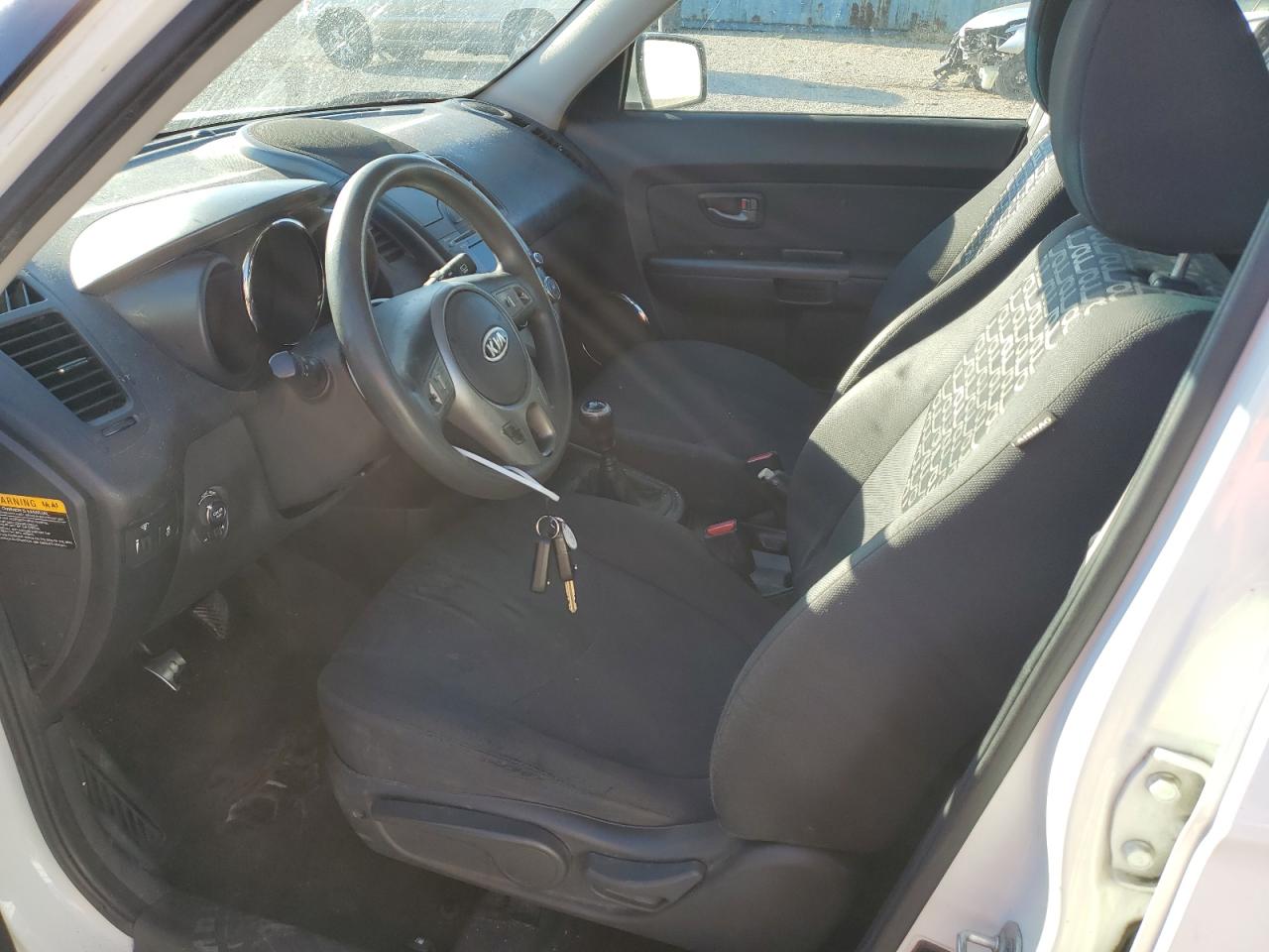 2011 Kia Soul + VIN: KNDJT2A20B7717578 Lot: 82250055