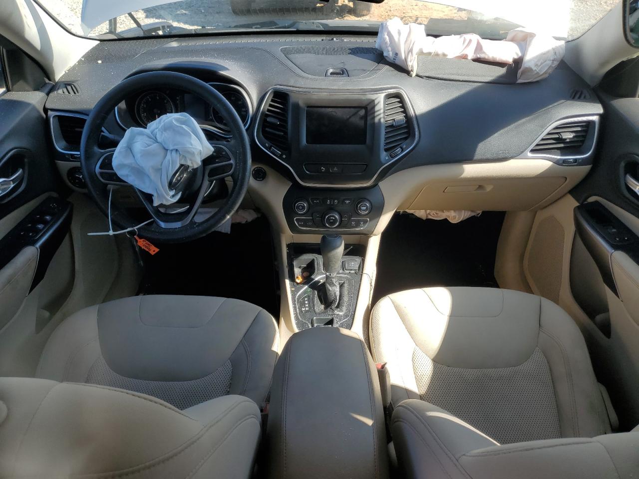 2019 Jeep Cherokee Latitude VIN: 1C4PJLCB0KD380771 Lot: 90675315