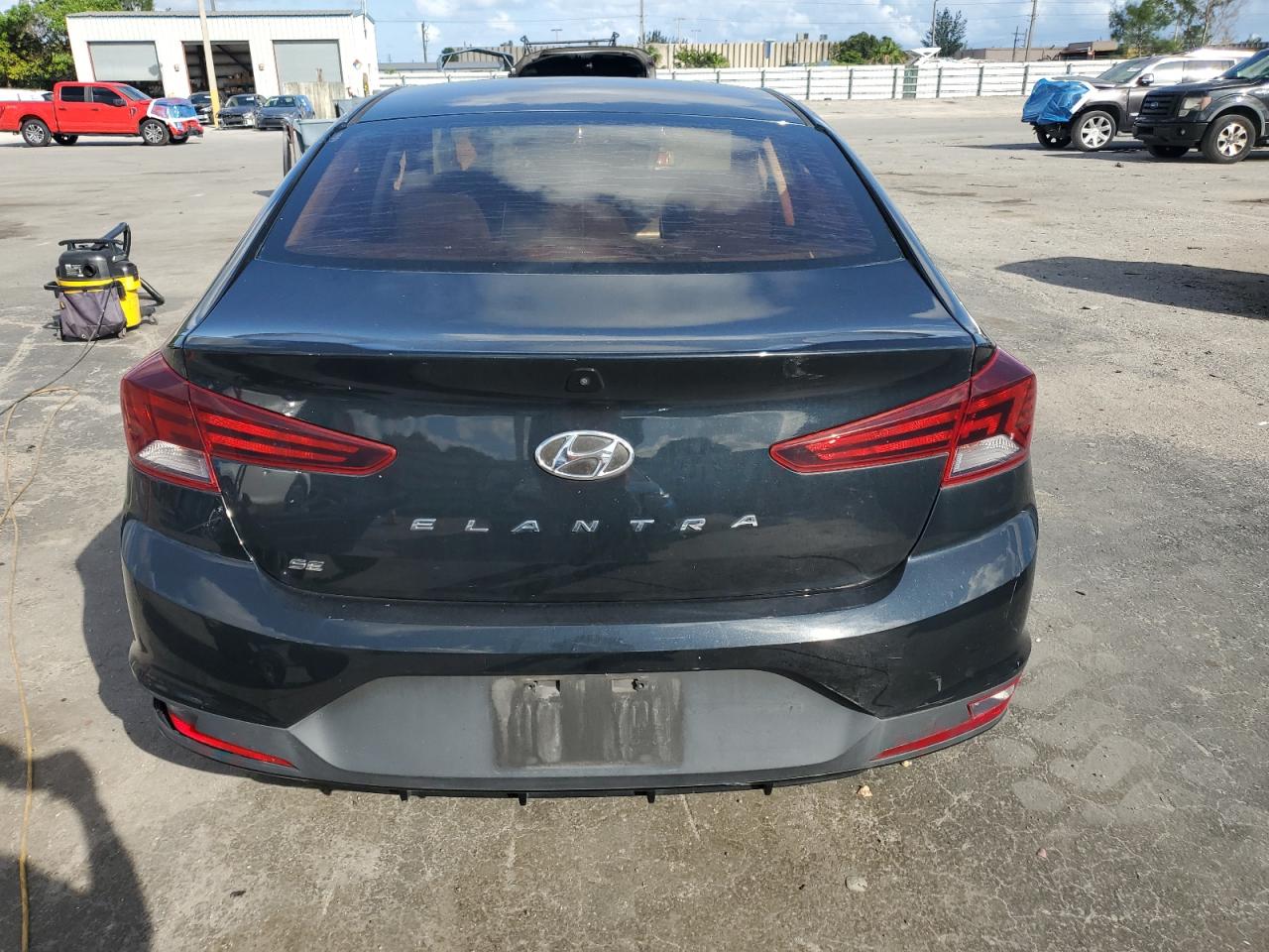 2019 Hyundai Elantra Se VIN: 5NPD74LF5KH433565 Lot: 87221075