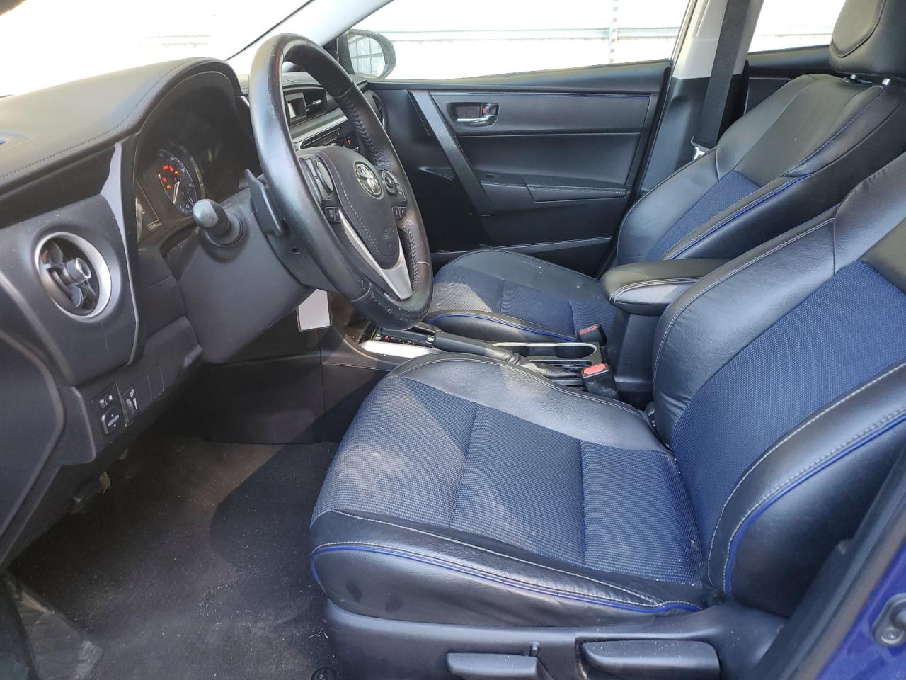 2019 Toyota Corolla L VIN: 2T1BURHE8KC216155 Lot: 82233415