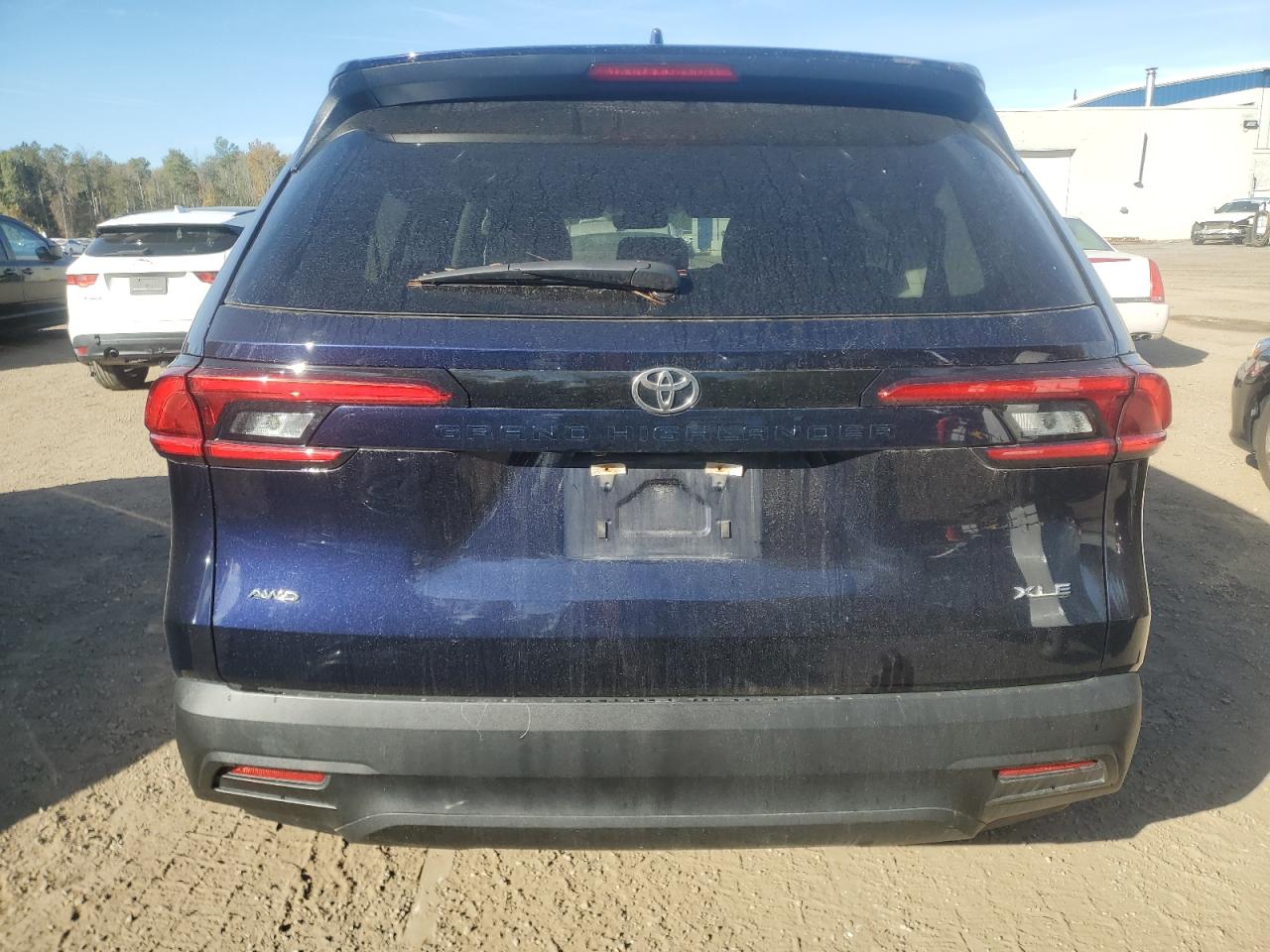 2024 Toyota Grand Highlander Xle VIN: 5TDAAAB57RS010860 Lot: 86142475