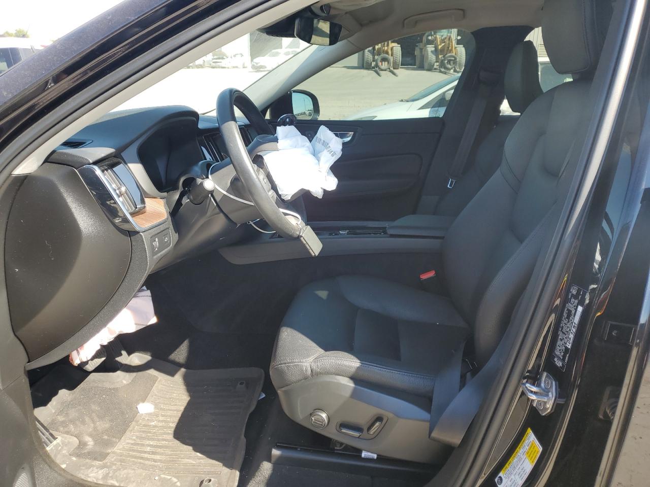 2021 Volvo Xc60 T5 Momentum VIN: YV4102RK7M1869468 Lot: 82345965