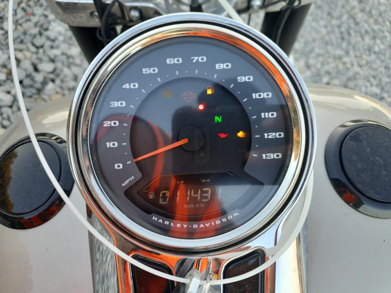 2018 Harley-Davidson Flsb Sport Glide VIN: 1HD1YMJ2XJC063173 Lot: 85865985