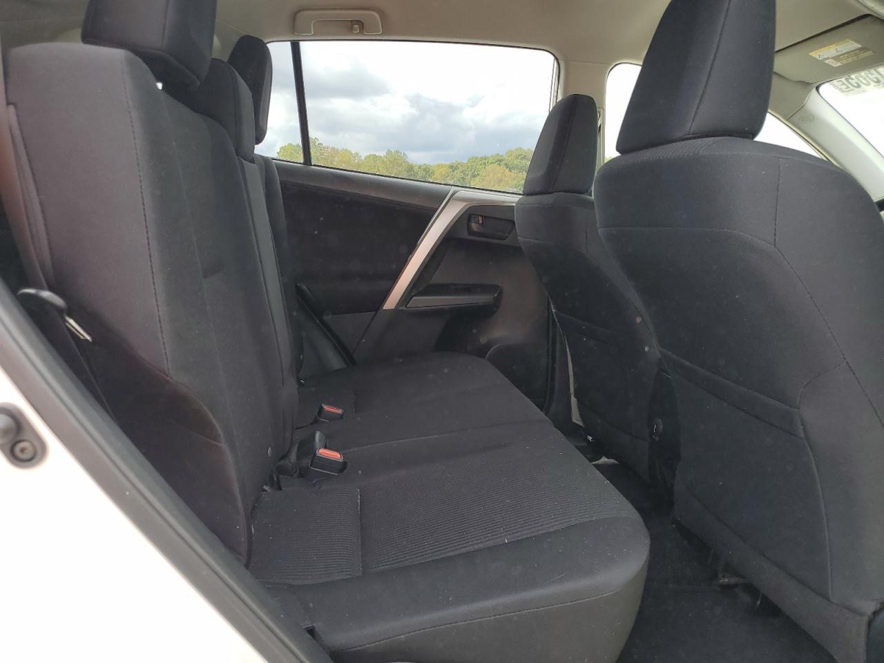 2017 Toyota Rav4 Le VIN: JTMZFREV6HJ721556 Lot: 85511565